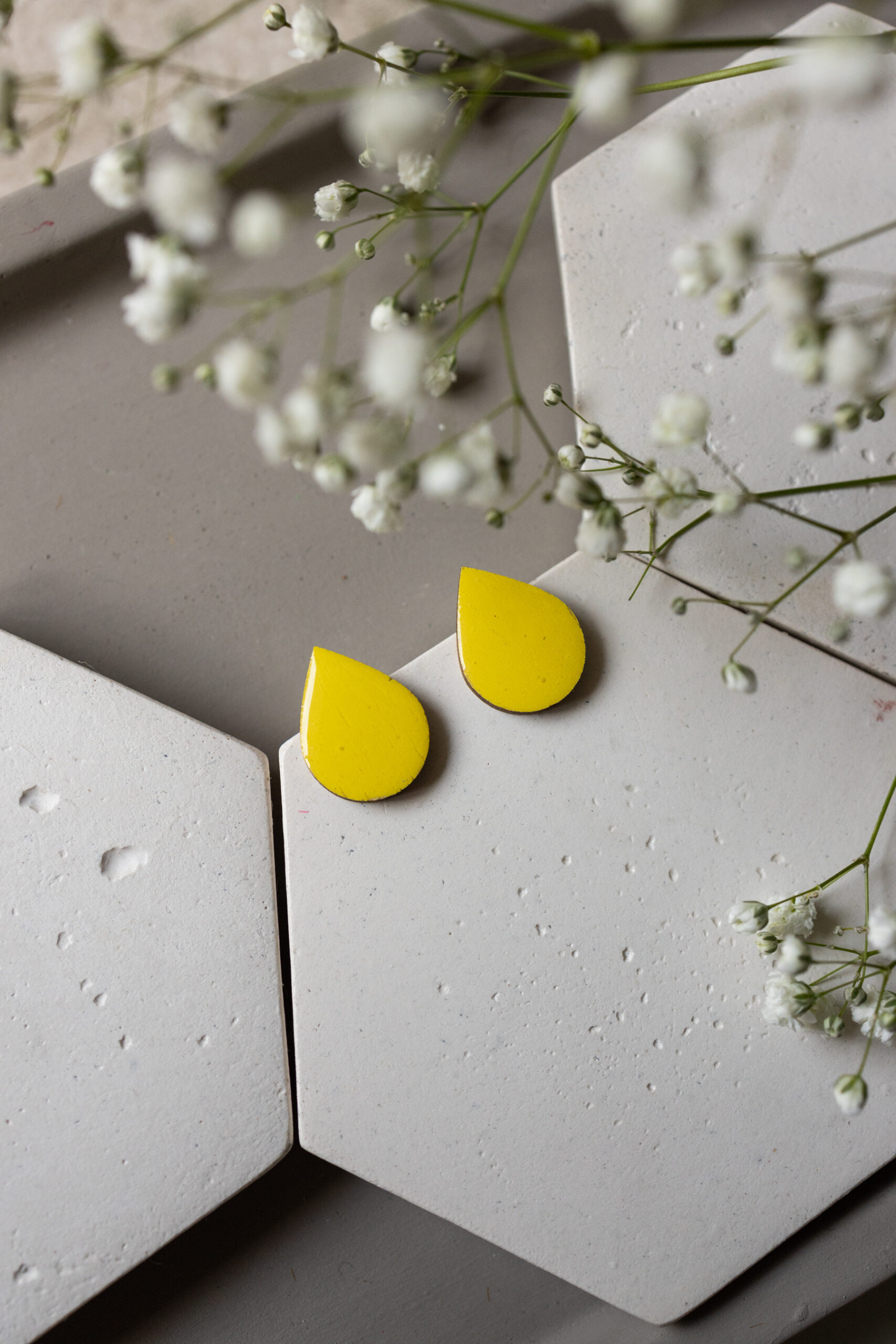 stagones-yellow-01